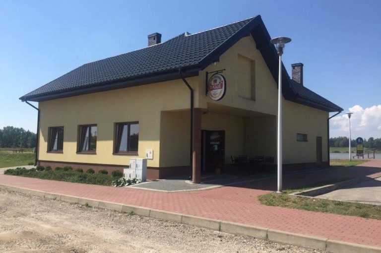 Mała gastronomia z pokojami gościnnymi w Przedborzu.